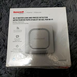 Water leak and freeze detector